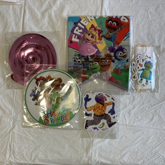 The Muppets Birthday Decoration Bundle - Picture 1 of 3